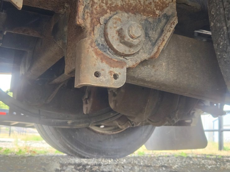 2010-landoll-440-image-57