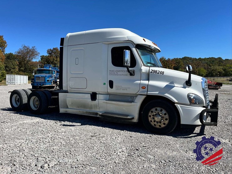 2018-freightliner-cascadia-t/a-truck-tractor-image-7