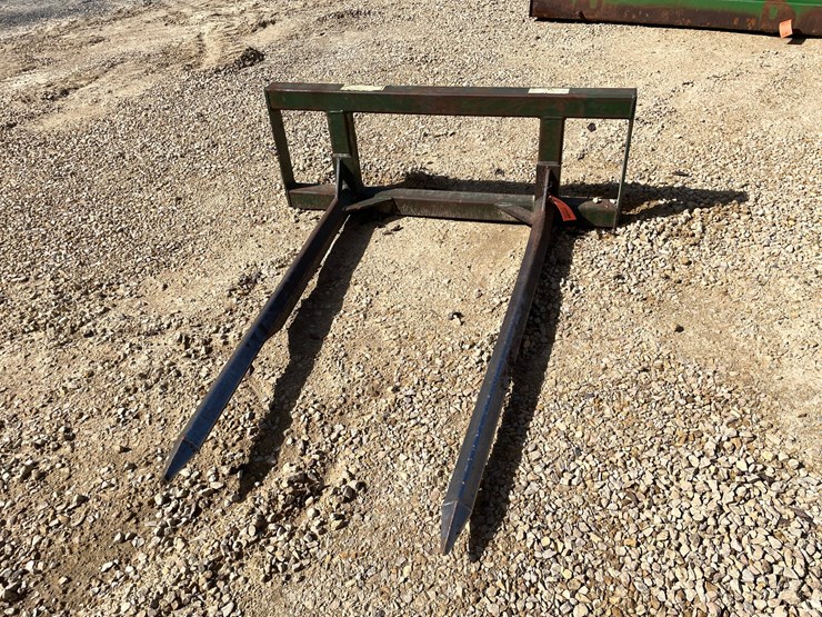 #3011-•-bale-spear-attachment-image-2