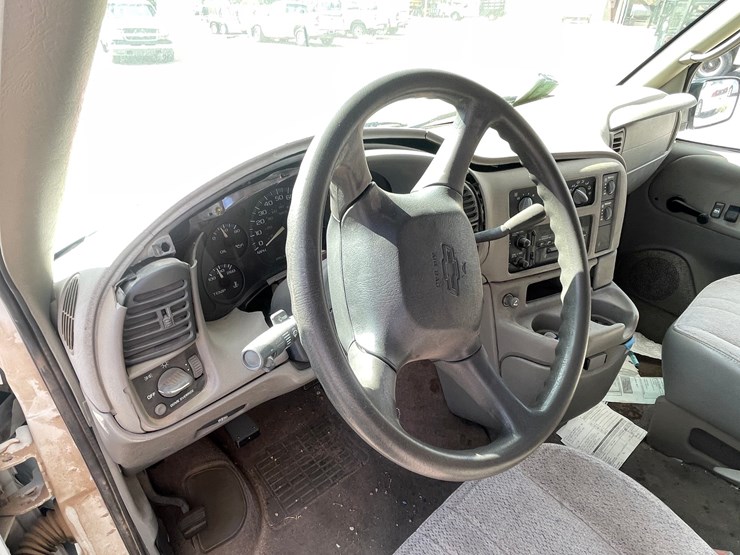1999-chevrolet-astro-image-25