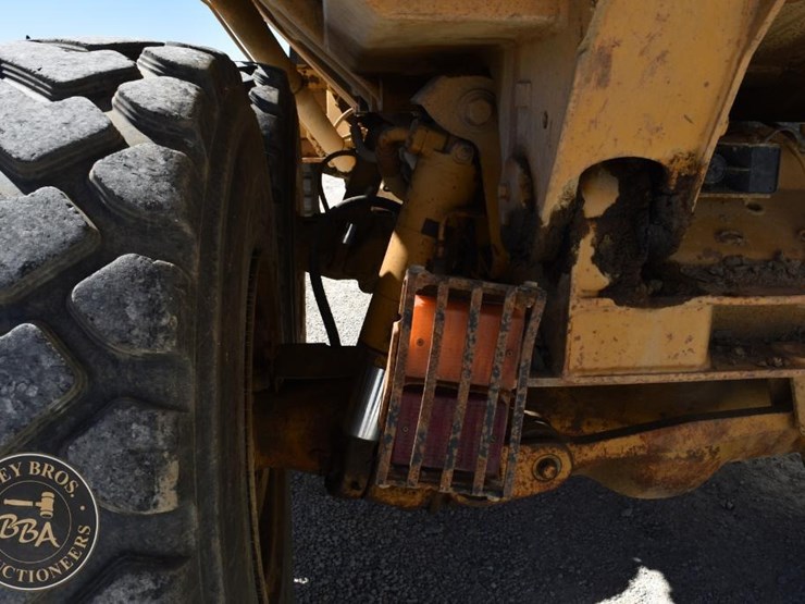 1994-caterpillar-d300d-image-30