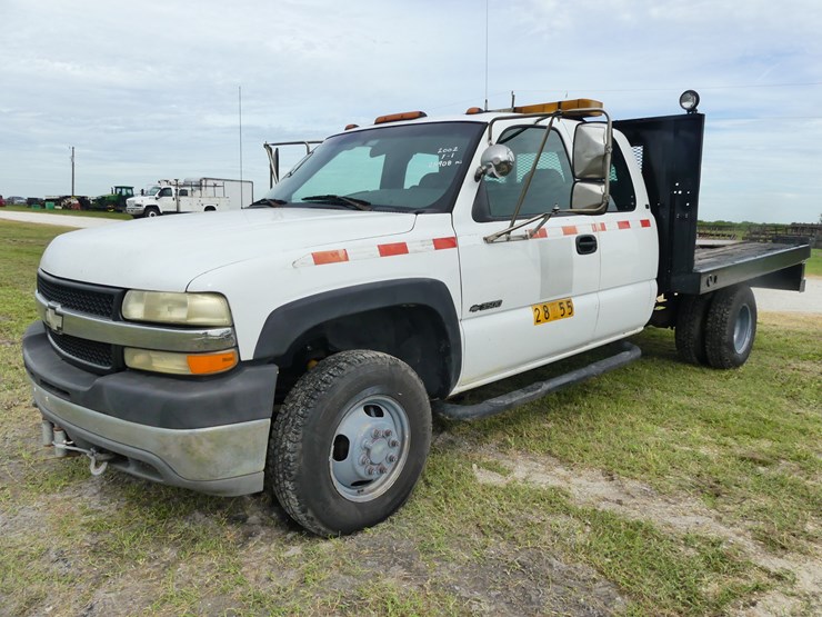 2002-chevrolet-3500-image-1