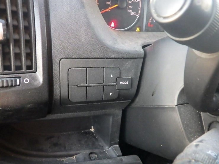 2021-dodge-3500-image-30