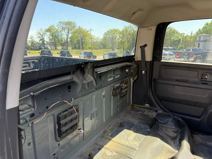 2017-dodge-1500-image-47