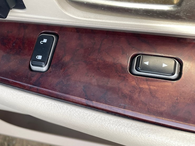 #201-•-2005-lincoln-town-car-(has-wi-title)-image-72