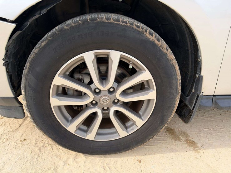 2015-nissan-pathfinder-image-19