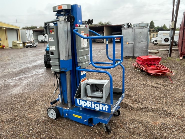 #4647-•-upright-25'-personnel-lift-image-7