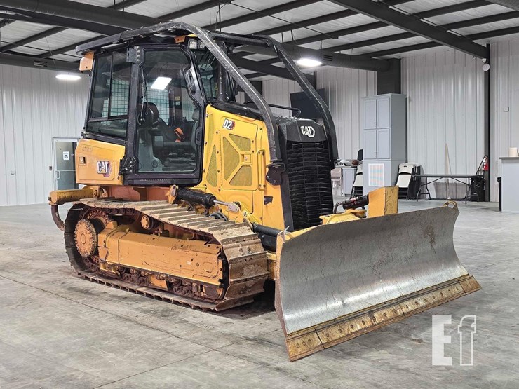 2021-caterpillar-d2-image-2