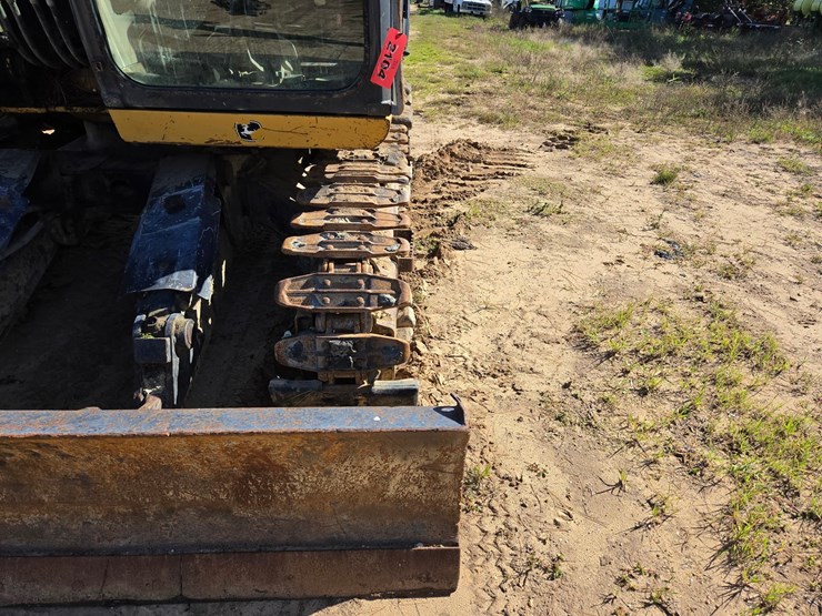 2011-deere-135d-image-16
