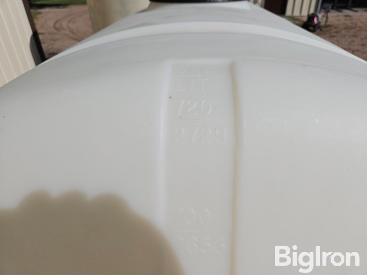 snyder-720-gal-poly-liquid-fertilizer-tank-image-10