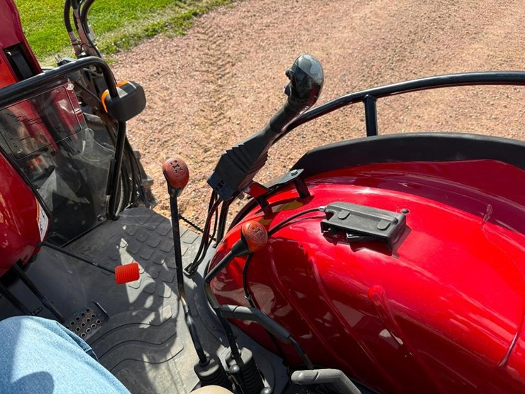 case-ih-farmall-80-image-47