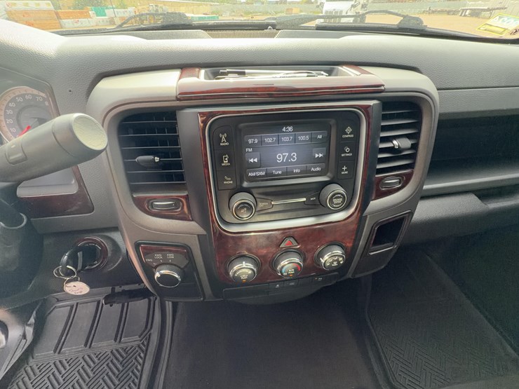 2014-dodge-1500-image-37