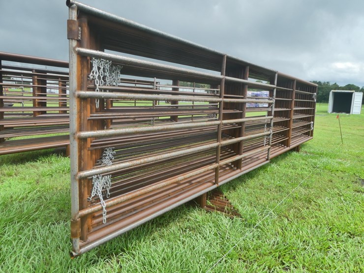 (10)-24'-free-standing-panels-image-2