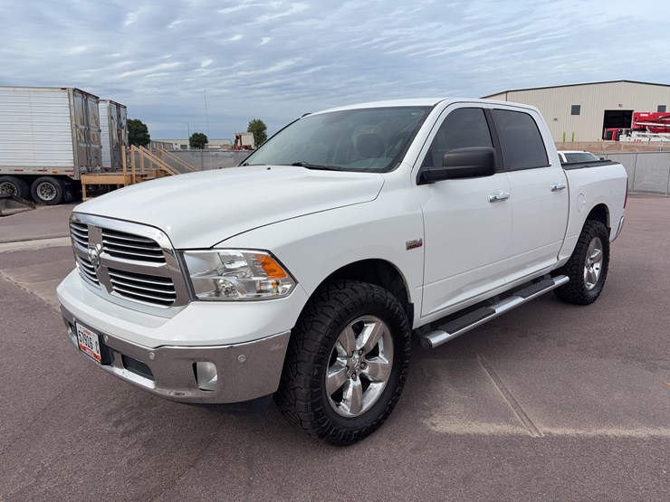 2014-dodge-1500-image-1