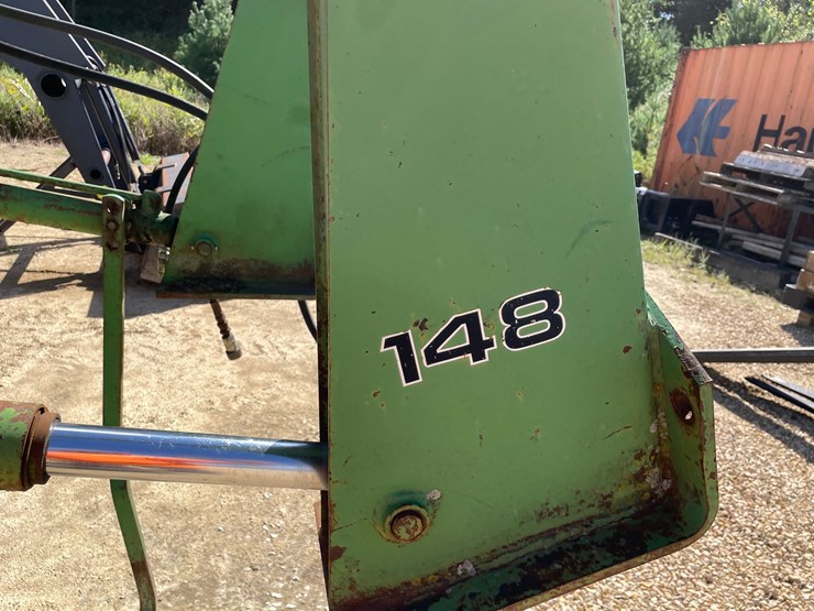 john-deere-148-image-10