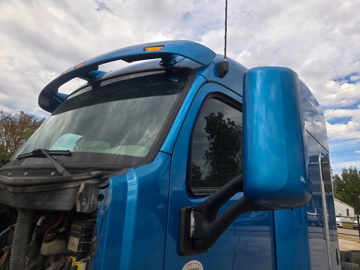 2020-peterbilt-579-image-98