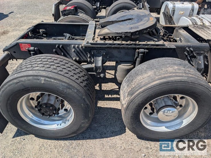 2017-volvo-vnl-t/a-day-cab,-volvo-engine-d13-425-h.p.,-odometer-reading-(miles)-823485,-volvo-i-image-9