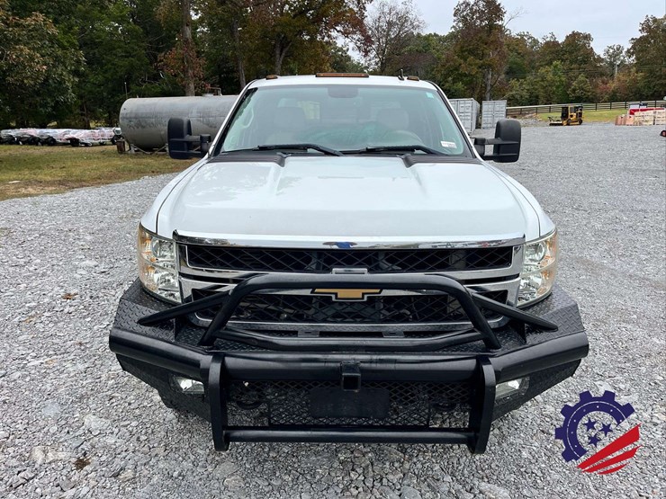 2013-chevrolet-silverado-z71-/-4x4-/-3500hd-pickup-image-6