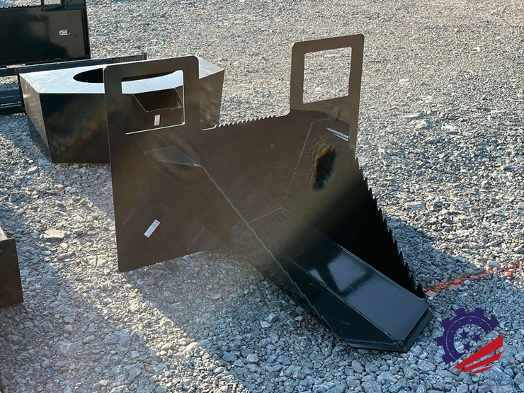 40-in.-skid-steer-spade-bucket-attachment-image-6