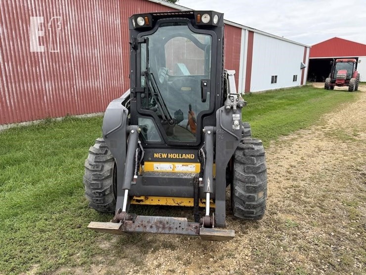new-holland-l220-image-5