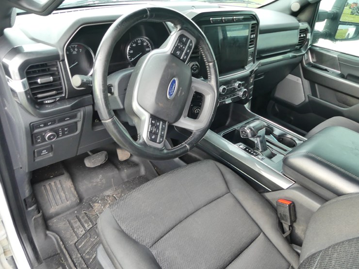 2021-ford-f150-xlt-image-13
