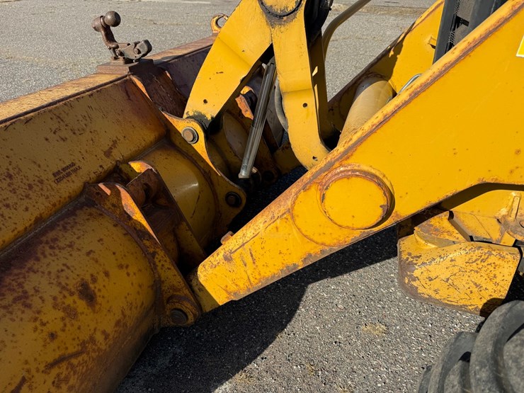 caterpillar-420e-image-25