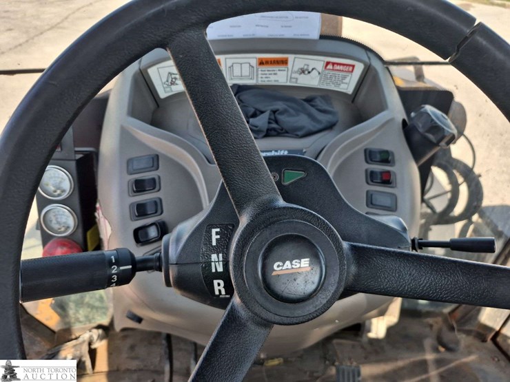 2011-case-580sn-image-16