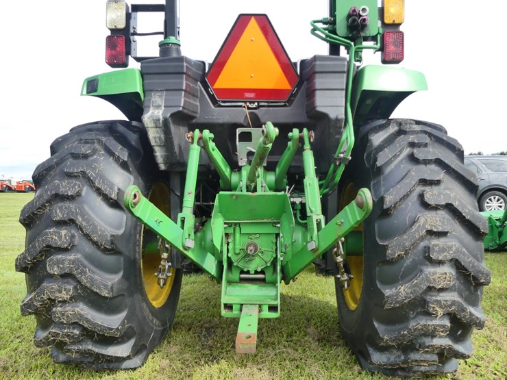 john-deere-4044m-image-7