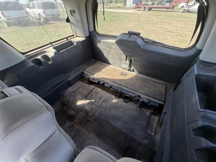 2004-ford-expedition-xlt-image-13