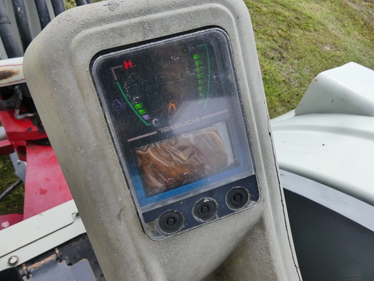 takeuchi-tb240-image-21