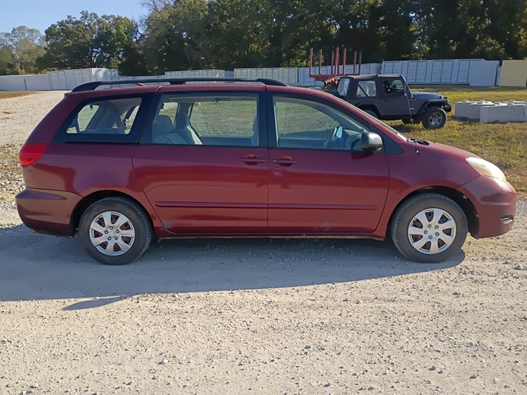 2006-toyota-sienna-image-9