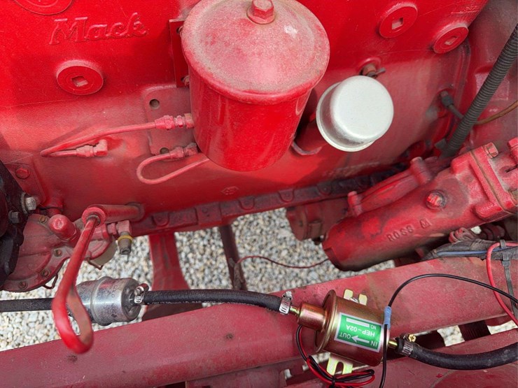 1951-mack-a30-image-31