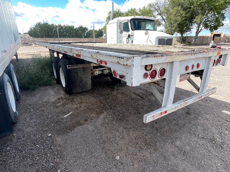 #2770-•-1966-hobbs-flatbed-trailer-(has-nm-title)(offsite-at-nmsu)-image-3