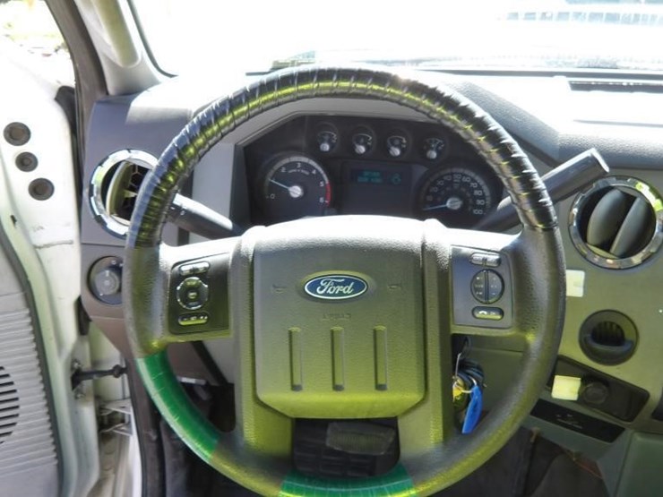 2011-ford-f550-image-22