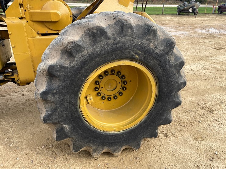 deere-440b-image-67