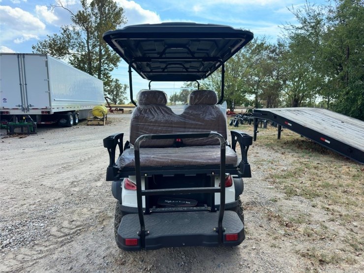 new-6-seater-electric-golf-cart-image-3