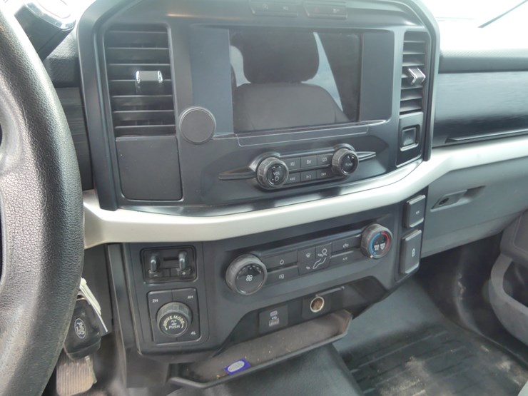 2021-ford-f150-xl-image-11