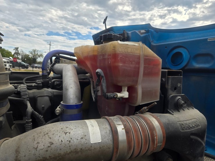 2020-peterbilt-579-image-37