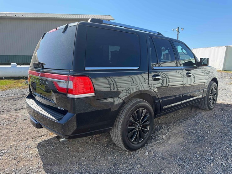 2015-lincoln-navigator-image-5