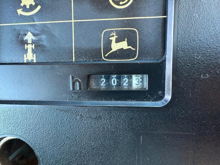 john-deere-8450-image-49
