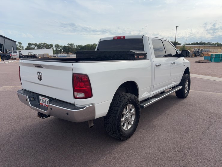 2014-dodge-1500-image-5