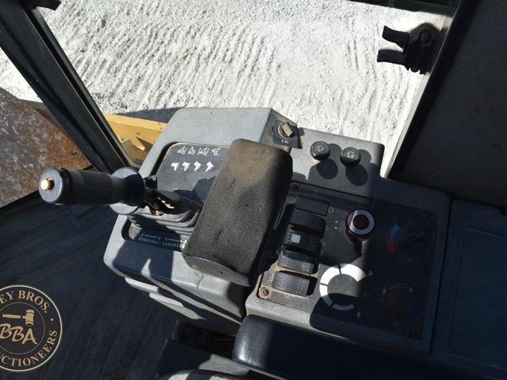 2009-caterpillar-cs56-image-48