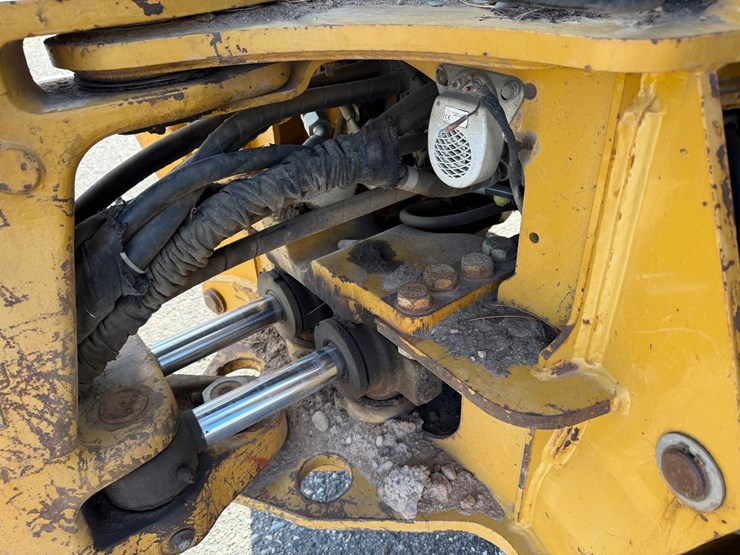 caterpillar-420e-image-67