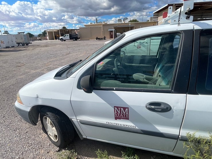 #2774-•-2001-ford-aerostar-van-(has-nm-title)(offsite-at-nmsu)-image-9