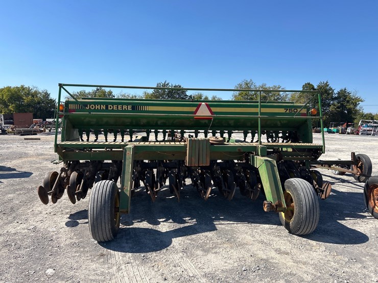 john-deere-750-image-4