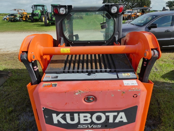 kubota-ssv65-image-9