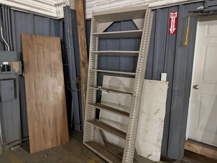 #42113-•-lot-of-miscellaneous-doors-&-shelving-image-5