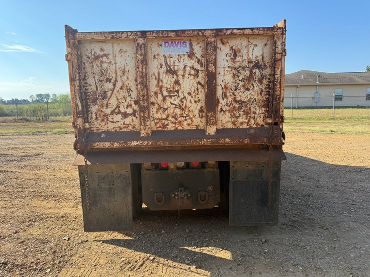 2003-freightliner-fld120-image-212