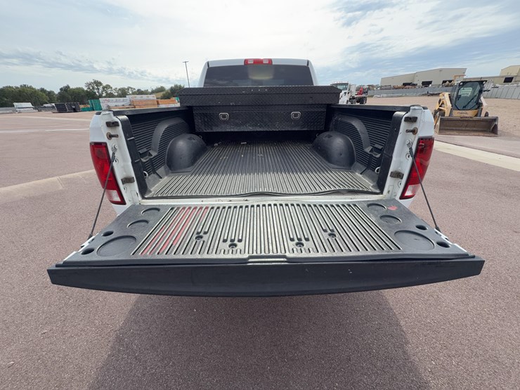 2014-dodge-1500-image-16