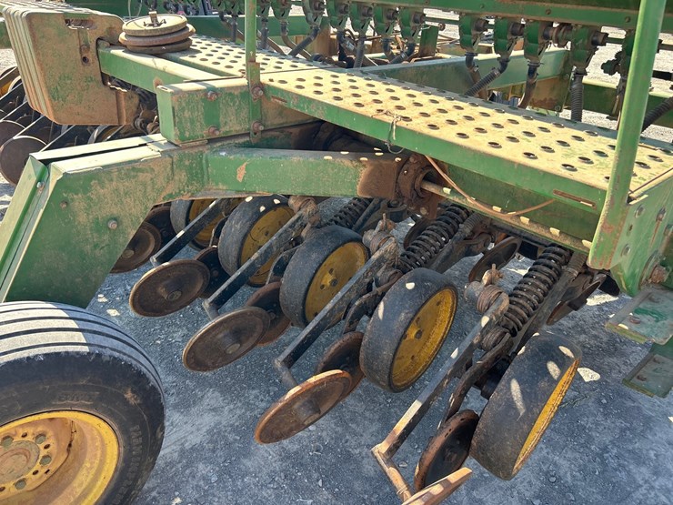 john-deere-750-image-17